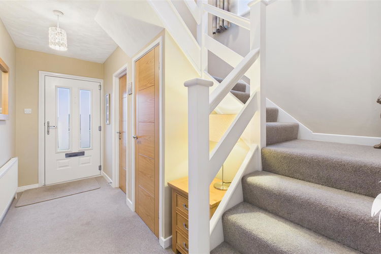 Entrance Hall - Picture 16 of 31