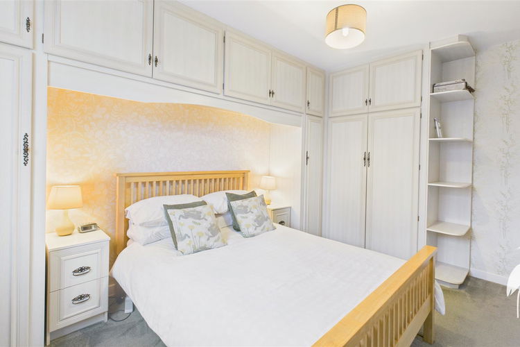 Bedroom 1 - Picture 18 of 31