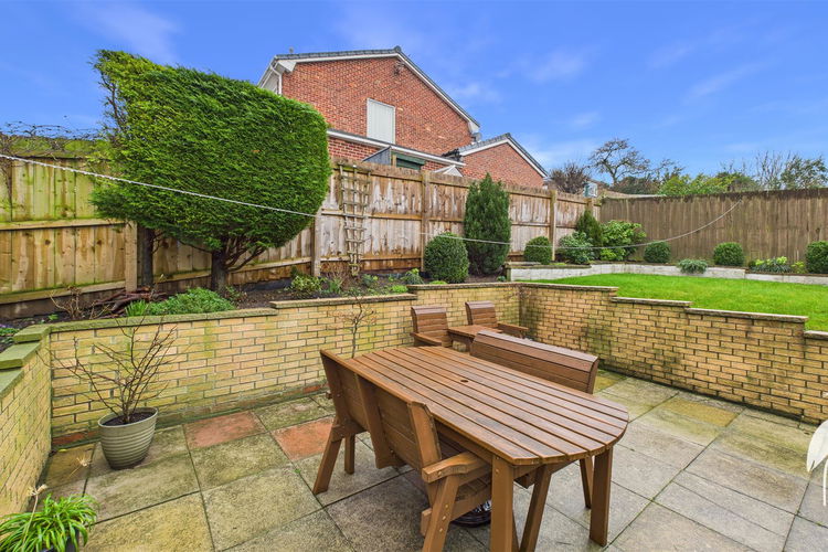 Outside - Picture 29 of 31