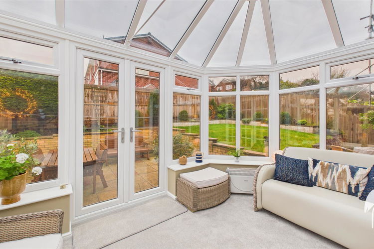 Conservatory - Picture 5 of 31