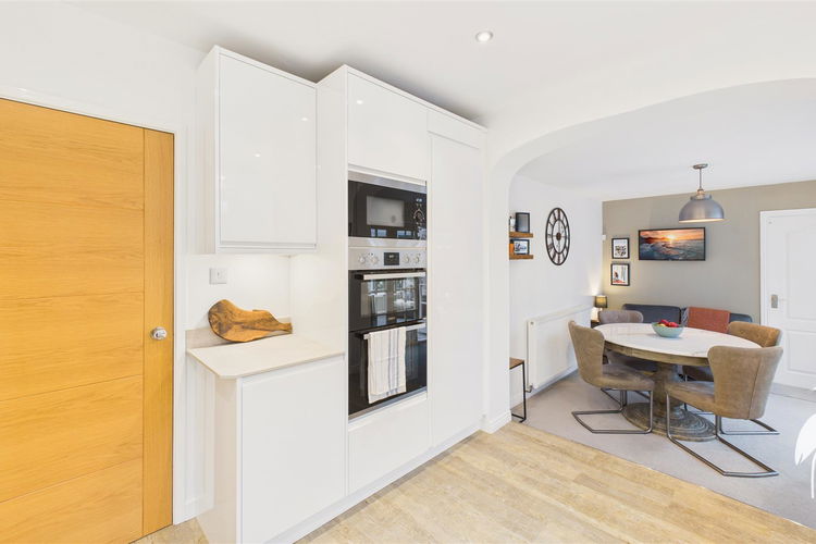 Kitchen - Picture 8 of 31