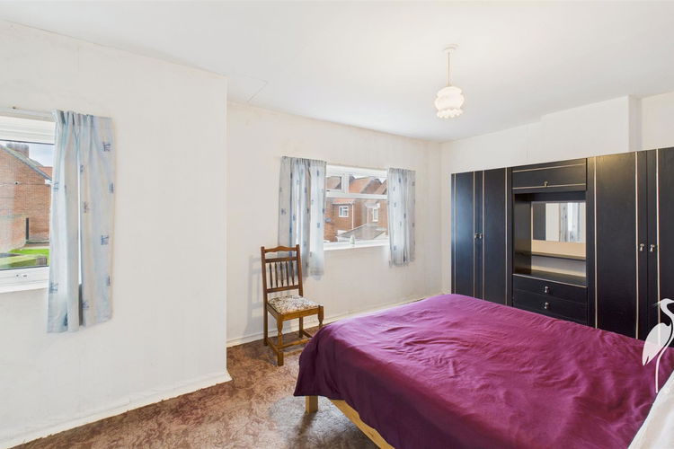 Bedroom 1 - Picture 12 of 19