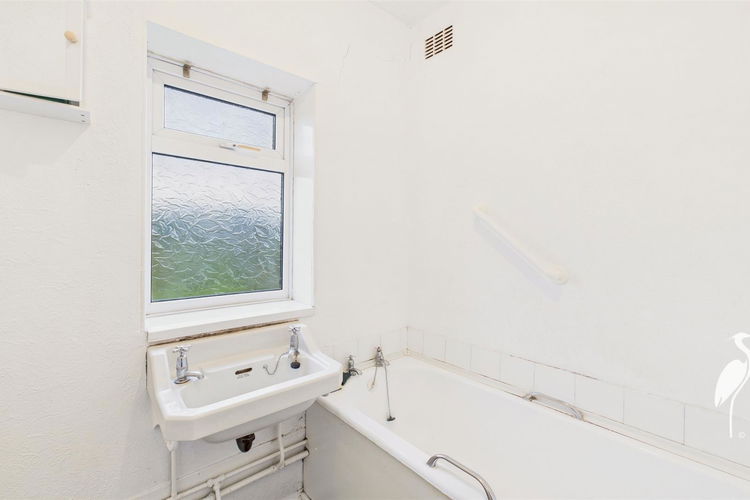 Bathroom - Picture 16 of 19