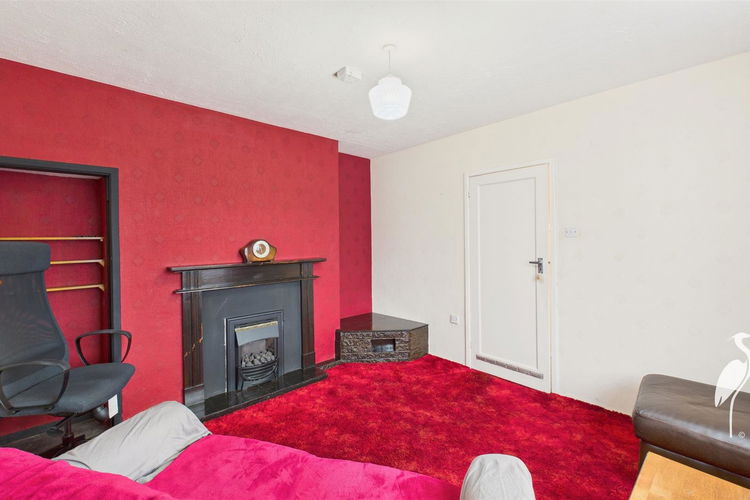 Lounge - Picture 3 of 19