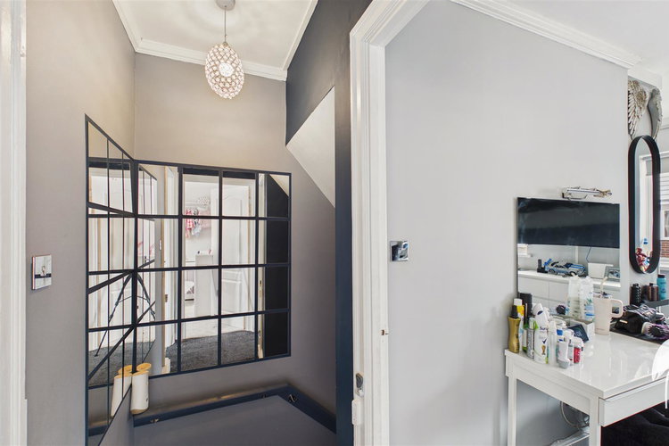 First Floor Landing - Picture 16 of 22