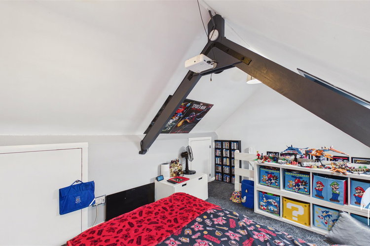Loft Space - Picture 20 of 22