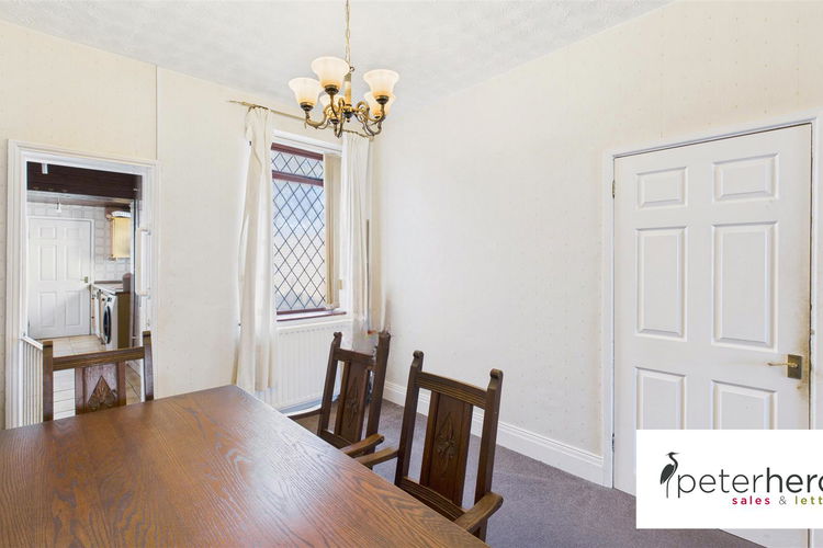 Dining Room - Picture 6 of 25