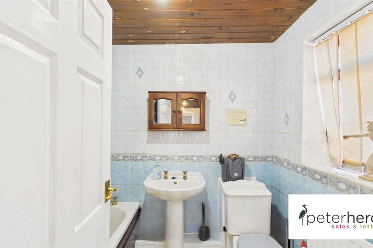 Bathroom - Picture 11 of 25