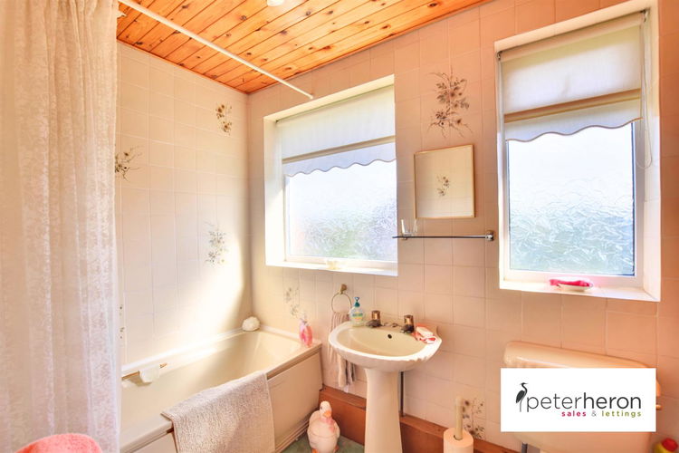 Bathroom - Picture 17 of 20