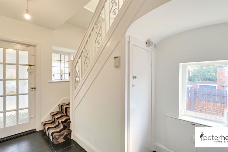 Entrance Hallway - Picture 12 of 27