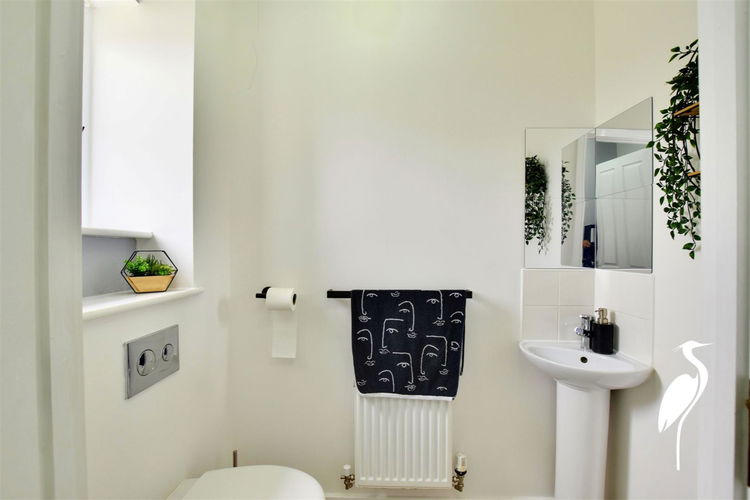 Ground Floor WC - Picture 9 of 25