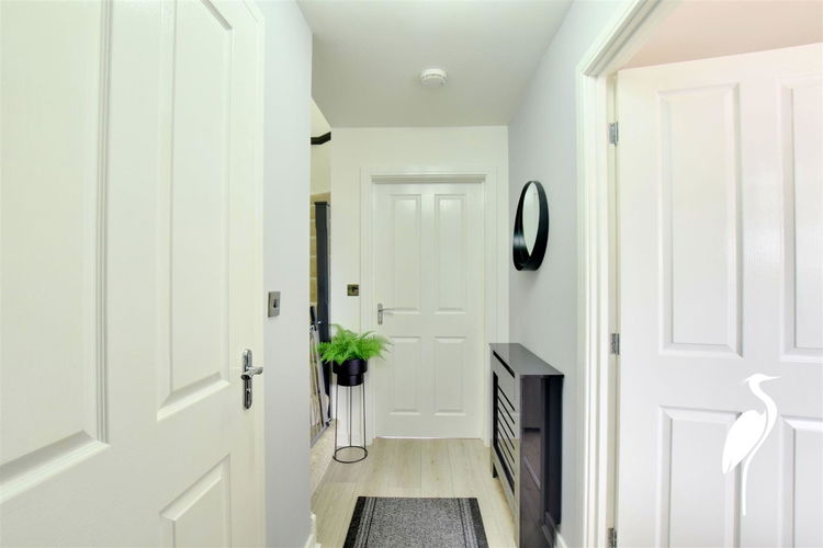 Entrance Hall - Picture 10 of 25