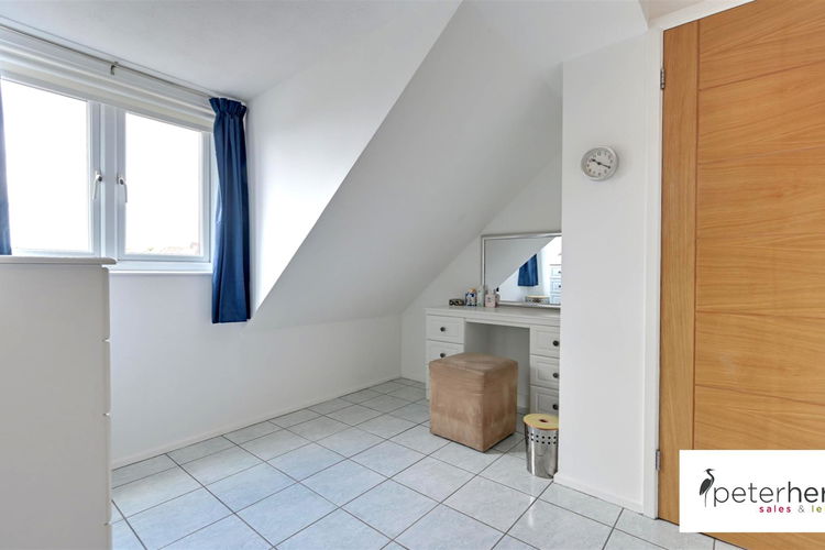 En-Suite/Dressing Room - Picture 20 of 31