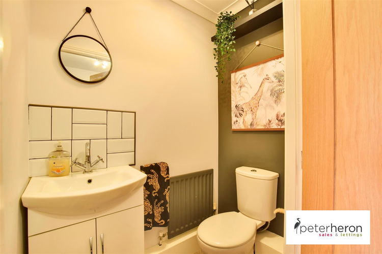 Separate WC - Picture 10 of 24