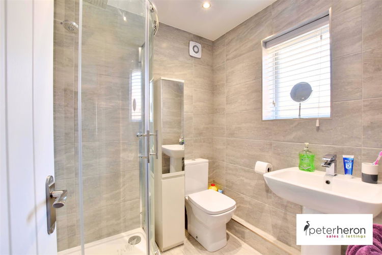 En Suite Shower Room - Picture 17 of 24