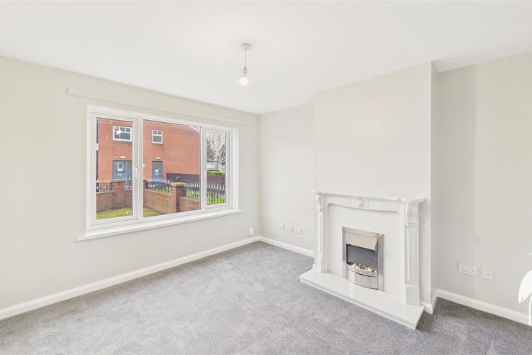 Lounge - Picture 2 of 16