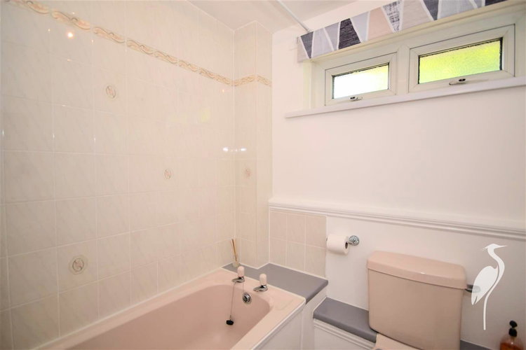 Bathroom - Picture 7 of 7