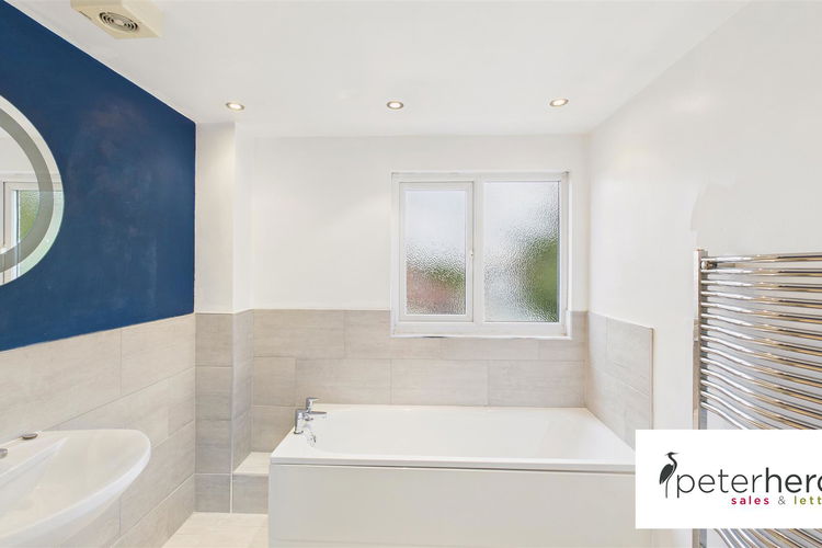 Bathroom - Picture 27 of 40
