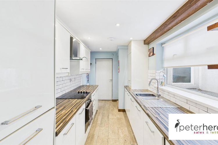 Kitchen - Picture 4 of 15