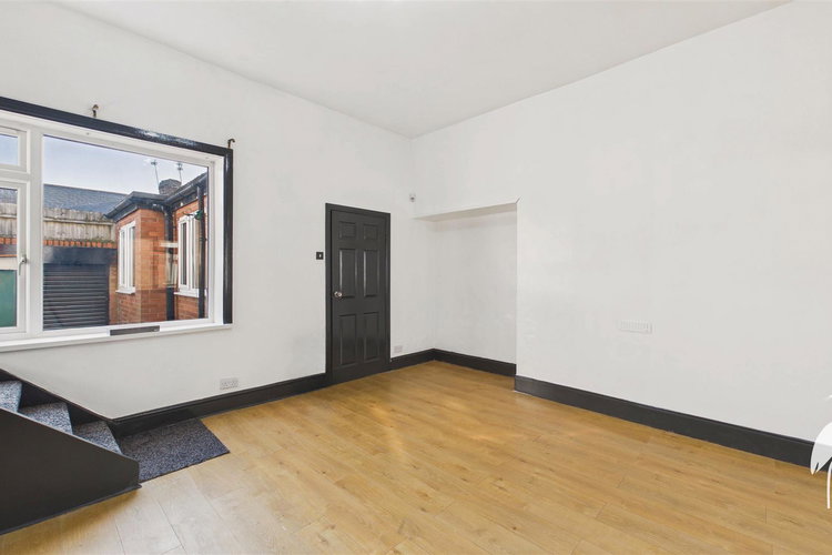 Lounge/Dining Room - Picture 5 of 14