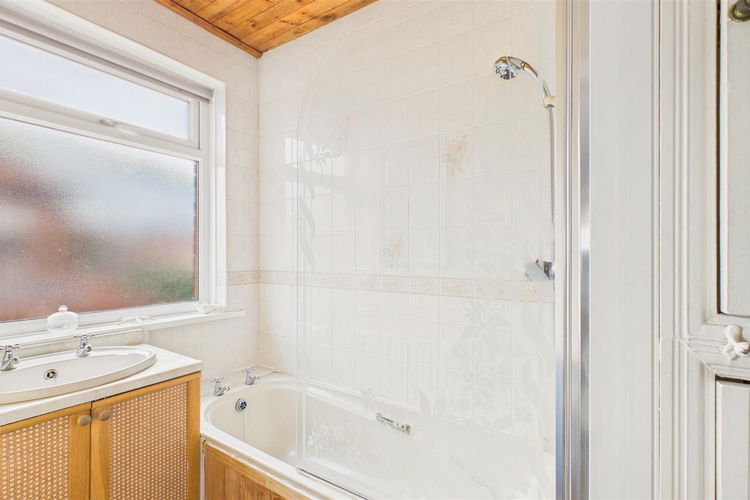 Bathroom - Picture 16 of 21