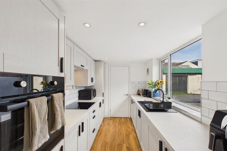 Kitchen - Picture 8 of 25