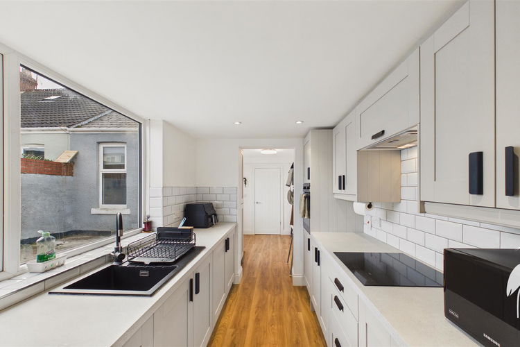 Kitchen - Picture 9 of 25