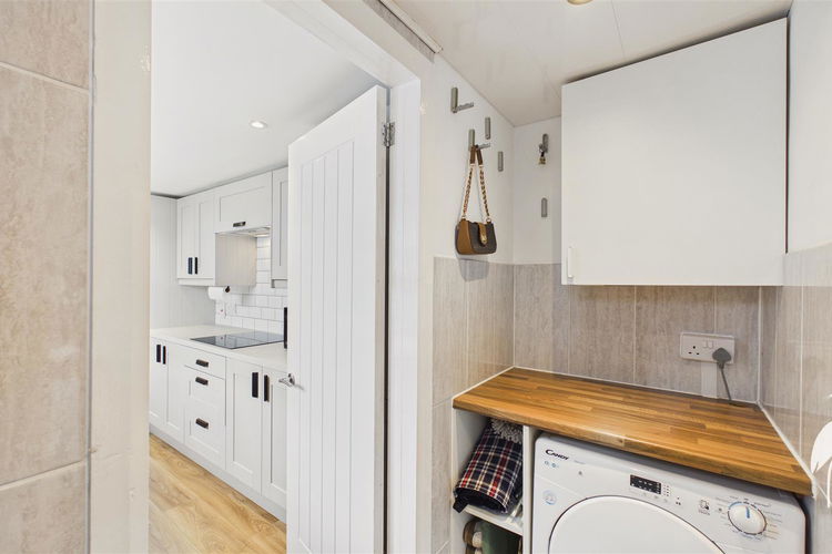 Rear Hall - Picture 14 of 25