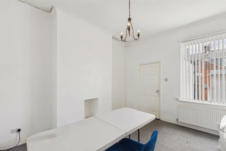 Dining Room - Picture 5 of 19