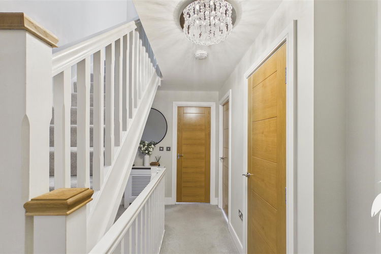 First Floor Landing - Picture 25 of 39