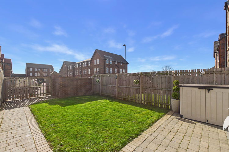 Outside - Picture 37 of 39