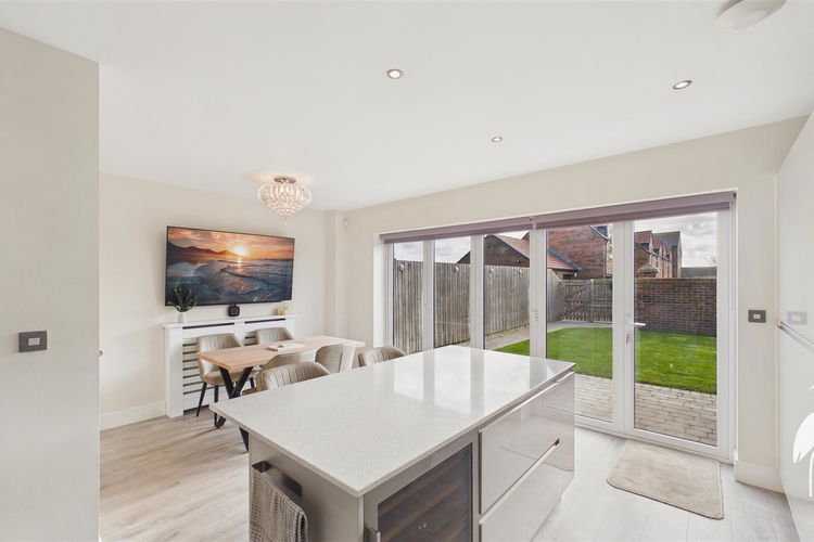 Open Plan Kitchen & Dining Room - Picture 6 of 39