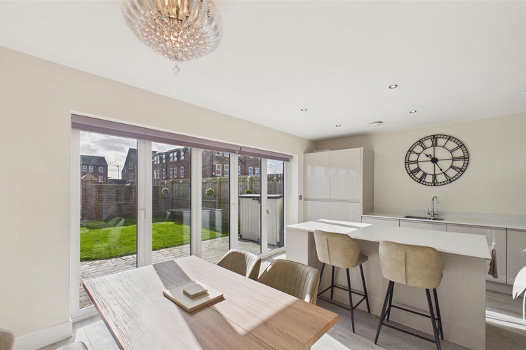 Open Plan Kitchen & Dining Room - Picture 7 of 39