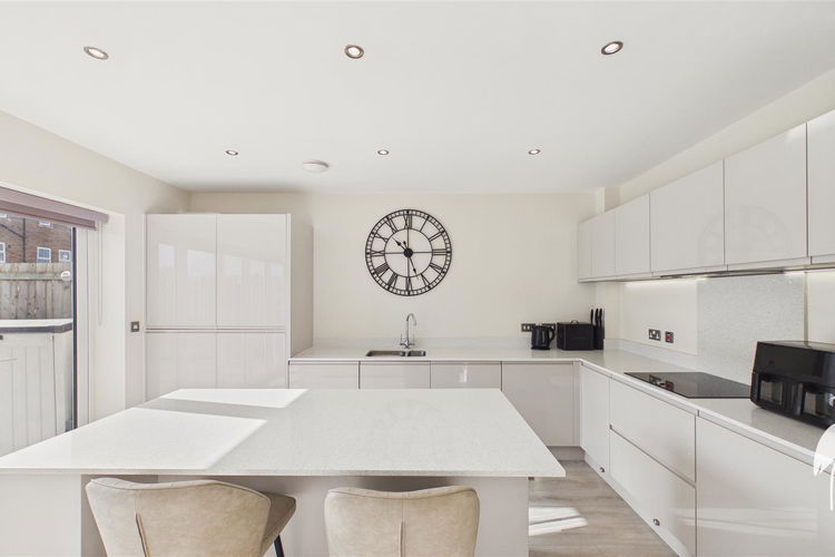 Open Plan Kitchen & Dining Room - Picture 9 of 39