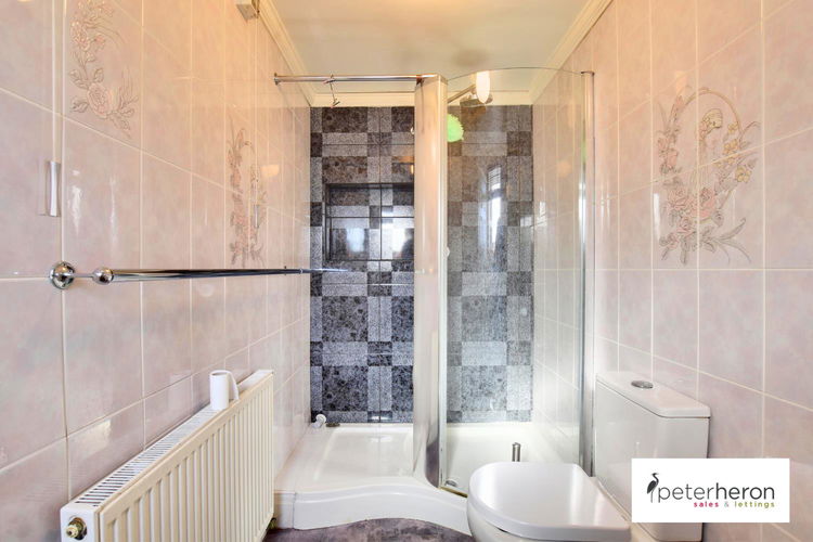 Shower Room - Picture 15 of 25