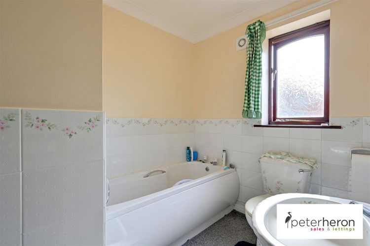En-Suite Bathroom - Picture 12 of 20