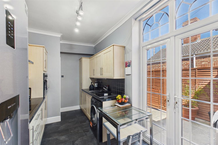 Kitchen - Picture 6 of 17