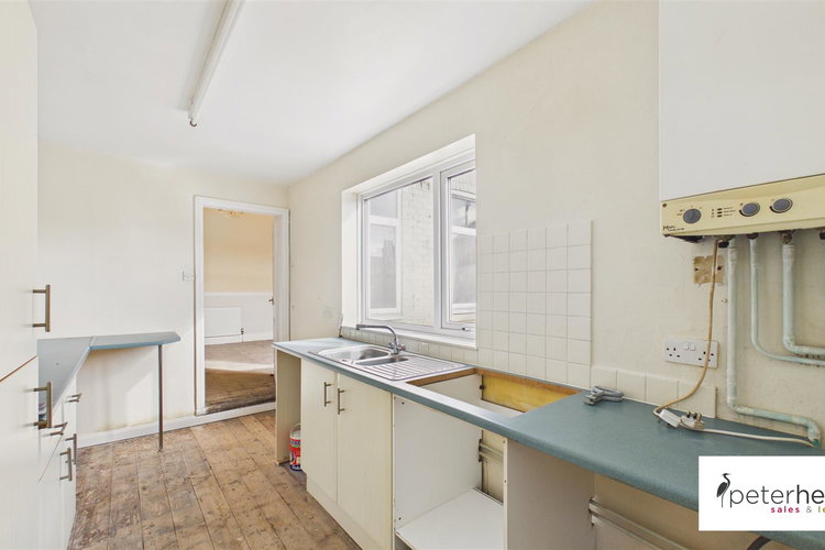 Kitchen - Picture 6 of 17