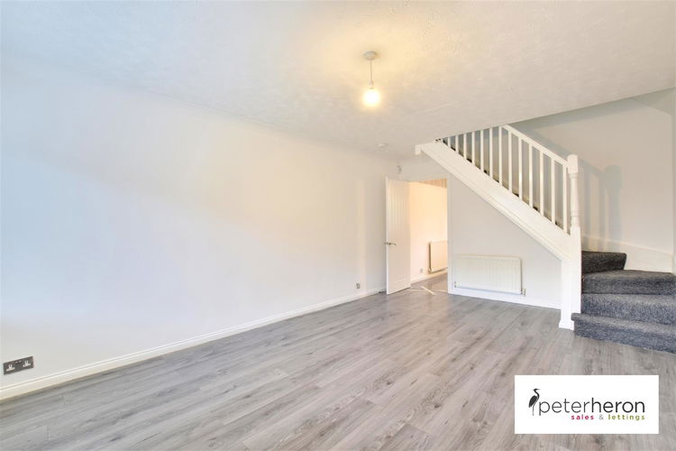 Lounge - Picture 2 of 14