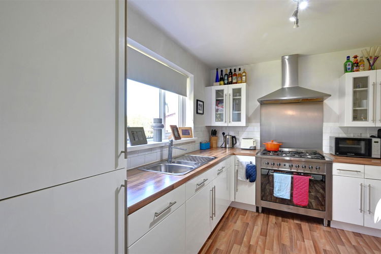 Kitchen - Picture 6 of 22