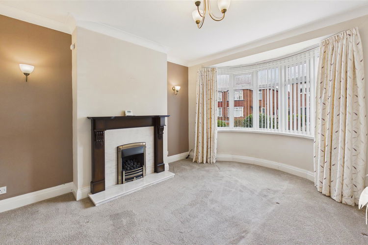 Lounge - Picture 2 of 20