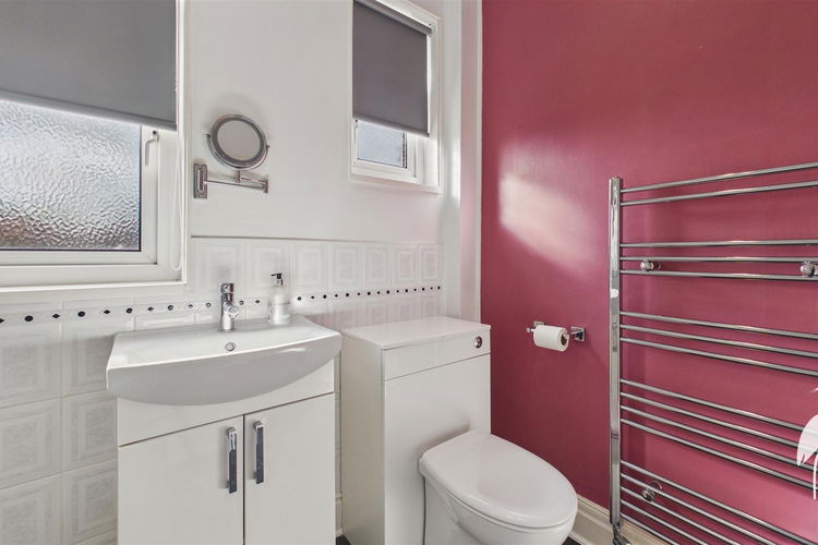 Bathroom - Picture 16 of 20