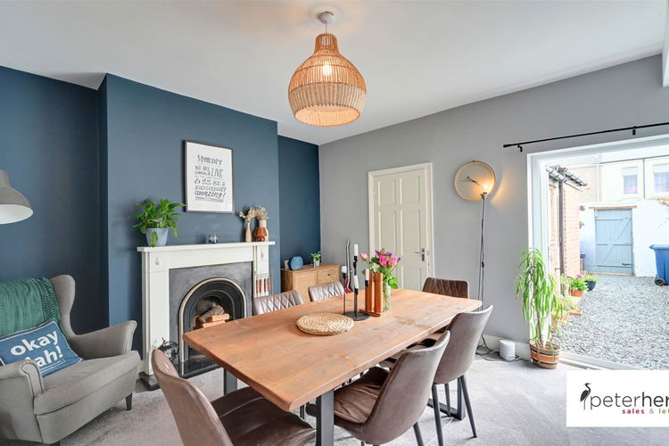 Dining Room - Picture 6 of 20