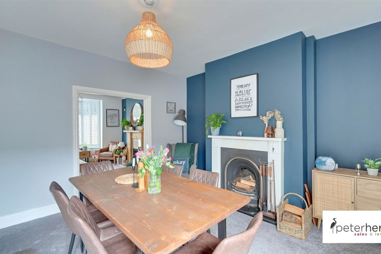 Dining Room - Picture 7 of 20