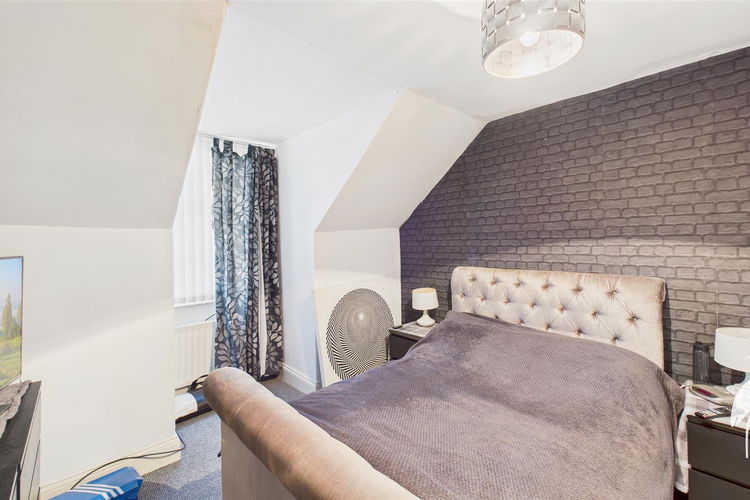 Bedroom 1 - Picture 11 of 13