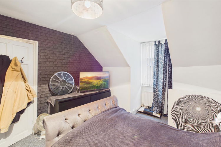 Bedroom 1 - Picture 12 of 13