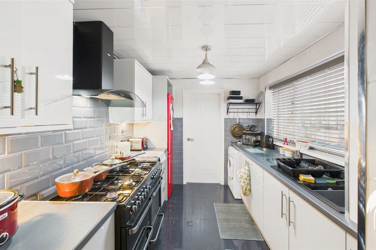 Kitchen - Picture 6 of 13