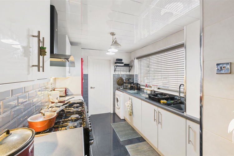 Kitchen - Picture 8 of 13