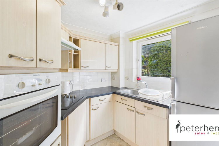 Kitchen - Picture 5 of 18