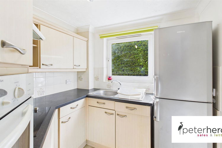 Kitchen - Picture 6 of 18